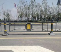 武漢道路護欄的反光材料有什么作用？